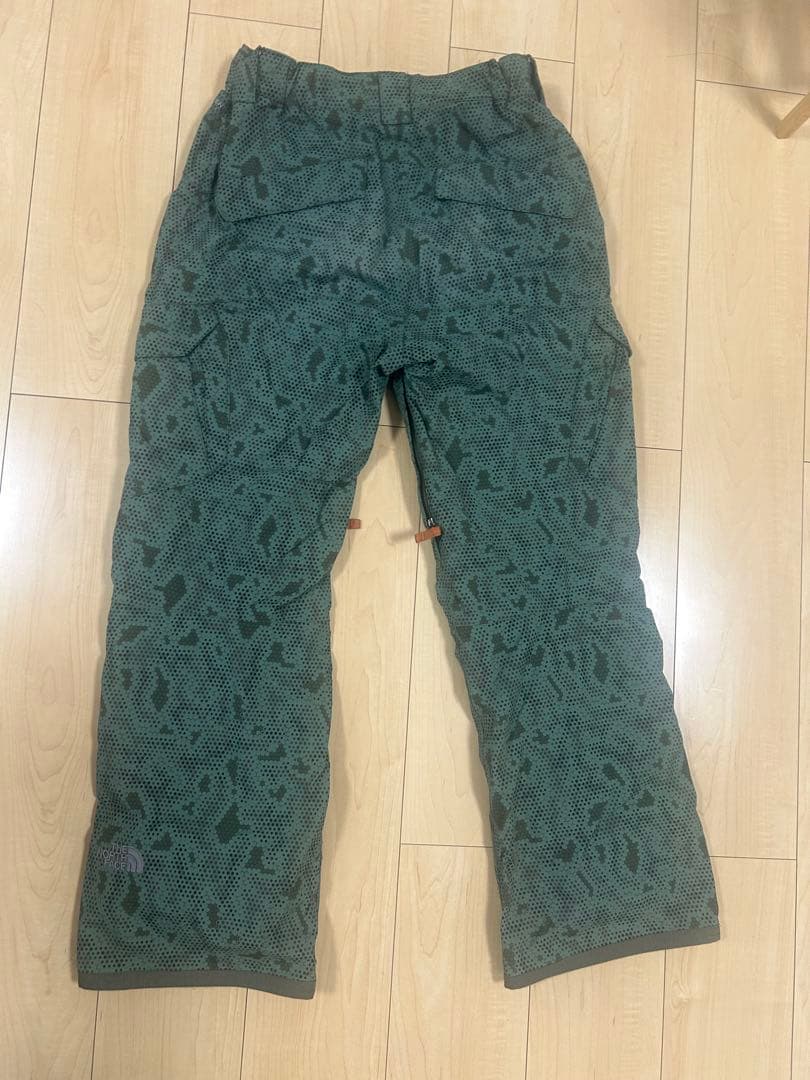 THE NORTH FACE スノーボードパンツ 迷彩柄