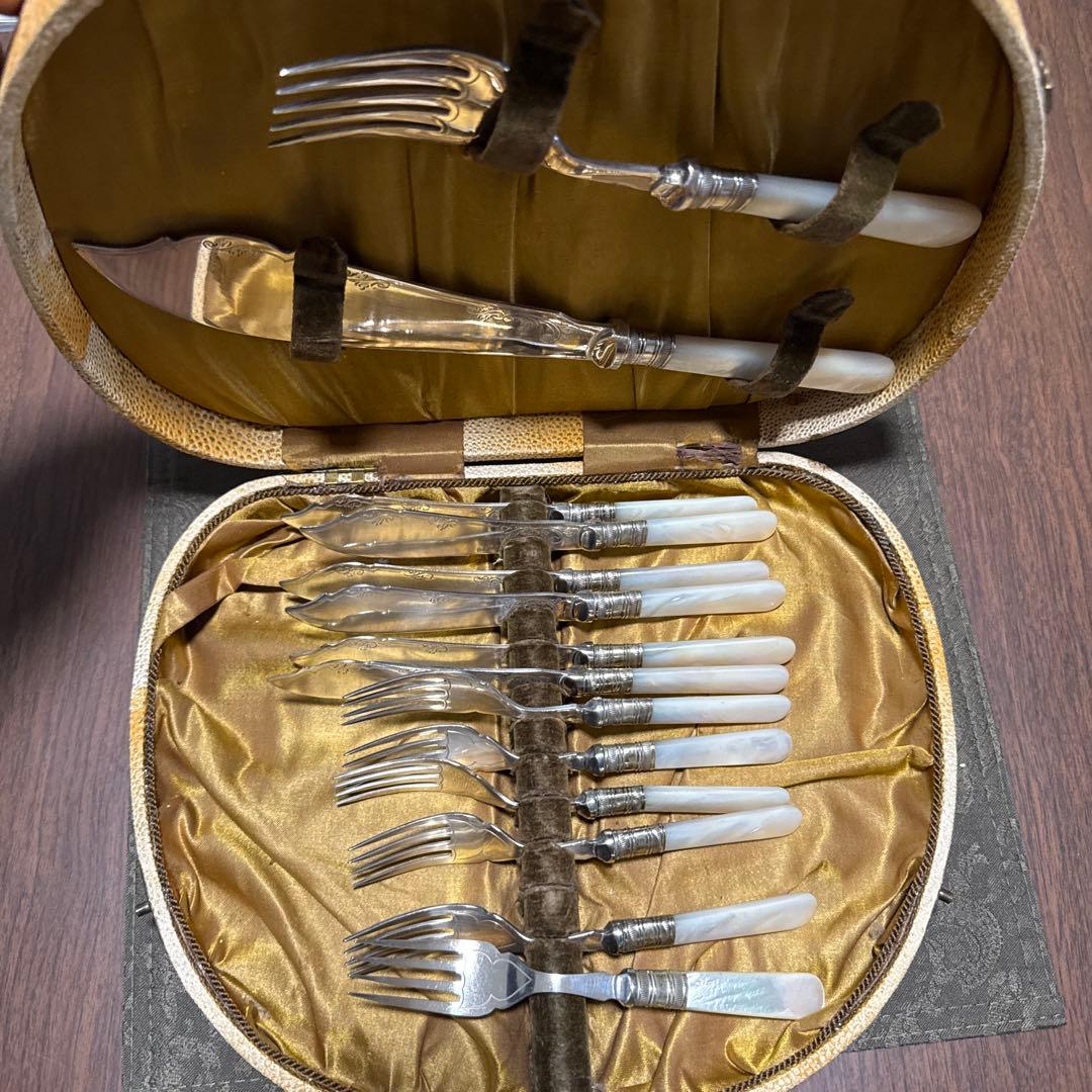 癒*い様 英国クラシック カトラリーセット、アンティーク、白蝶貝のハンドル イギ