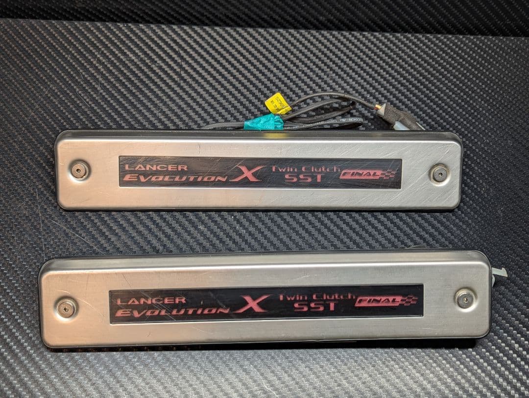 希少品　入手困難　ランエボ10　アクセントスカッフプレート　SST FINAL