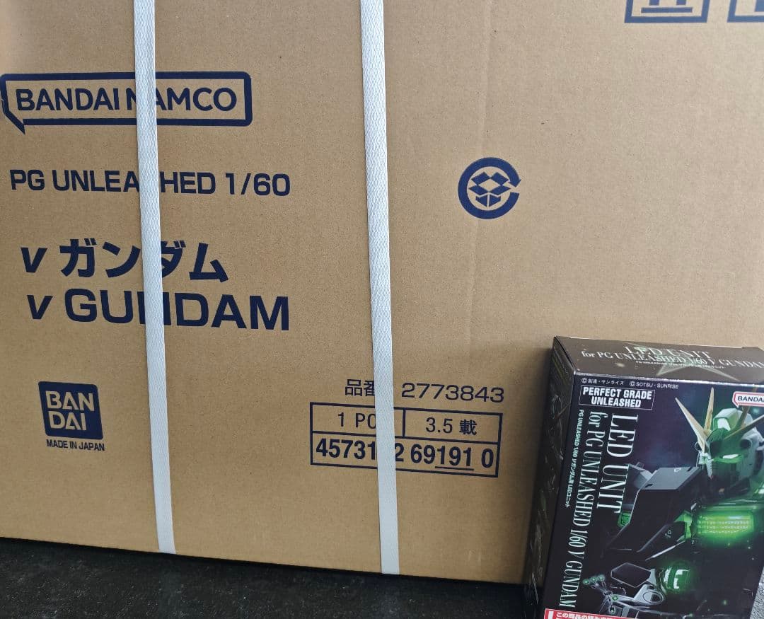 BANDAI PG UNLEASHED 1/60 v ガンダム + LEDセット
