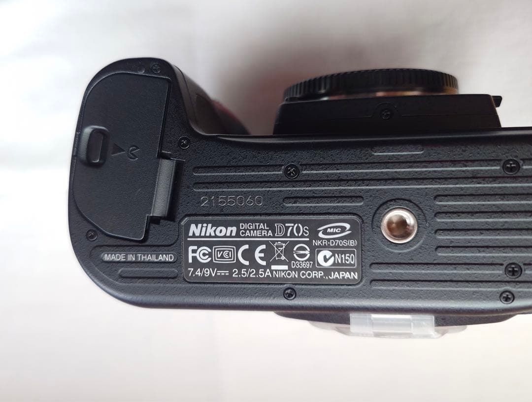 美品　Nikon D70s ボディ　CCDセンサー