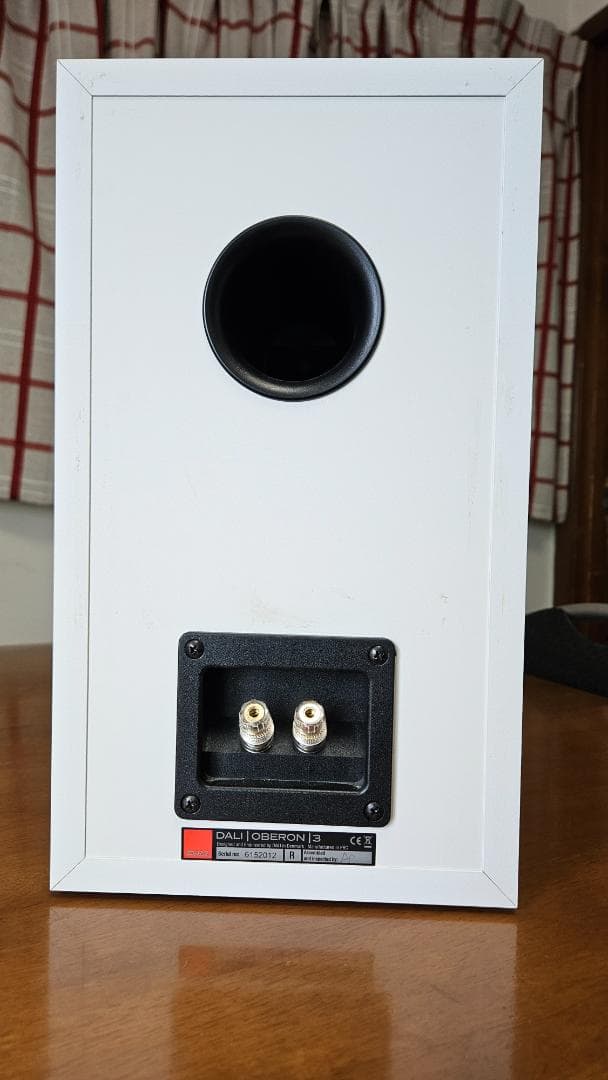 DALIOBERON3/WH（ホワイト・2本1組）スピーカーダリ