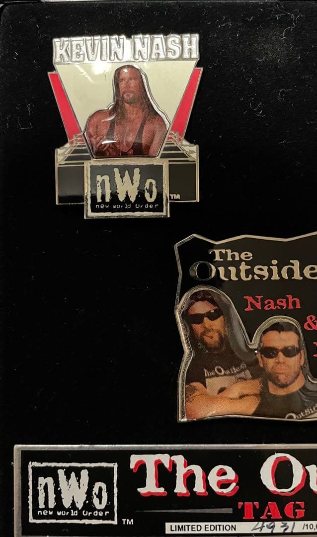 超激レアnWoThe OutsidersTAGTEAM 限定10000ピンバッジ