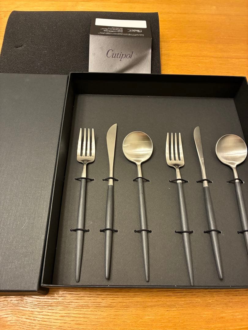 Cutipol カトラリーセット ブラックシルバー（デザート用）