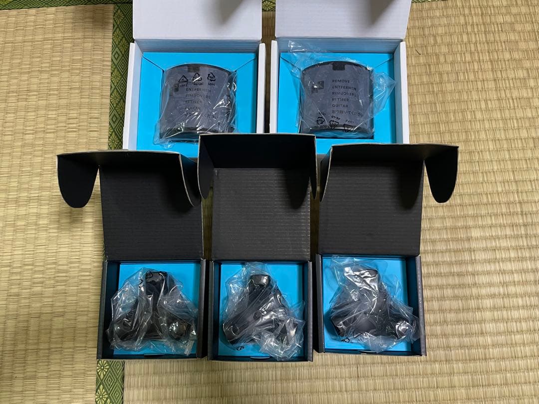 VIVE ベースステーション2.0×2個 トラッカー3.0×3個