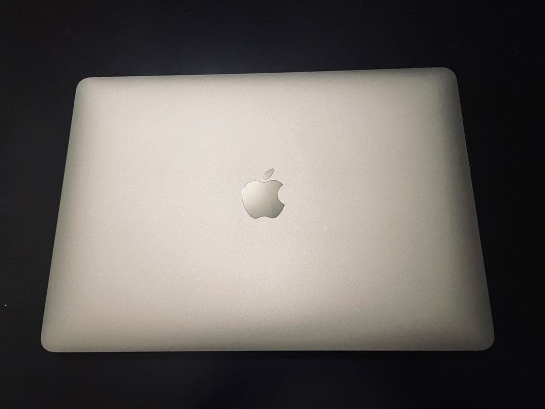 【美品】MacBook Air M1チップ メモリ8GB SSD256GB