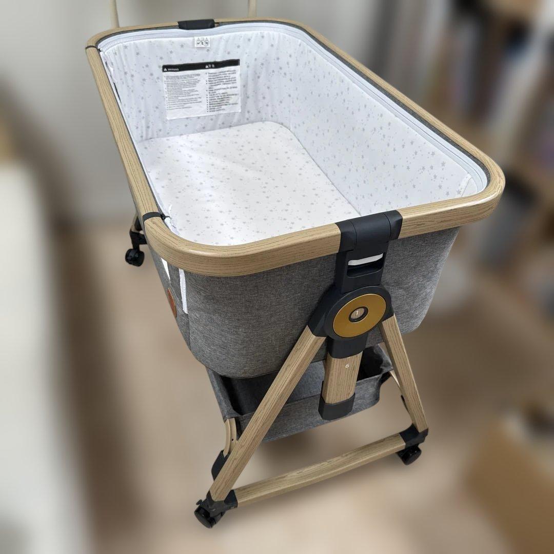 【おまけ付き】グレーの折りたたみベビーベッド