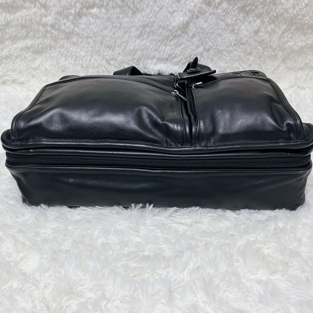 【超美品】TUMI カーフレザー大容量　ビジネスバッグ ブラック通勤　A4 PC