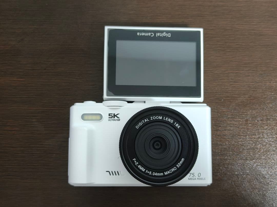 5Kデジタルカメラ 7500万画素 18倍ズーム