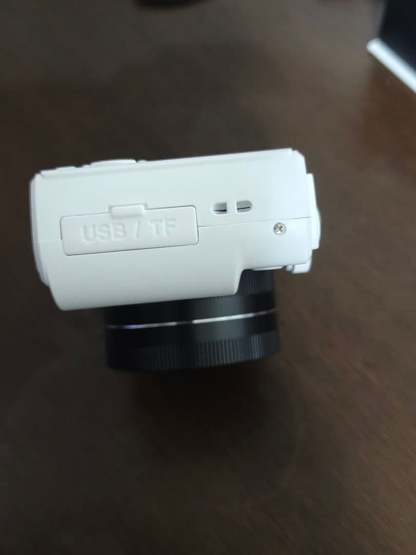 5Kデジタルカメラ 7500万画素 18倍ズーム