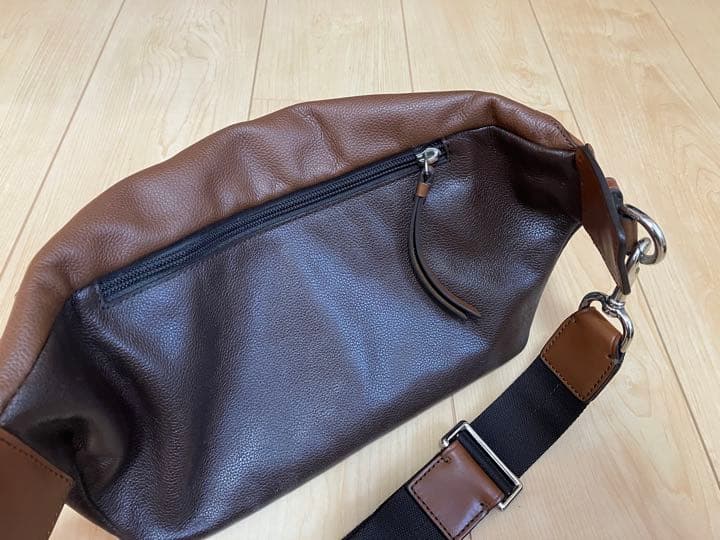 【ほぼ未使用！美品】COACH ボディバッグ