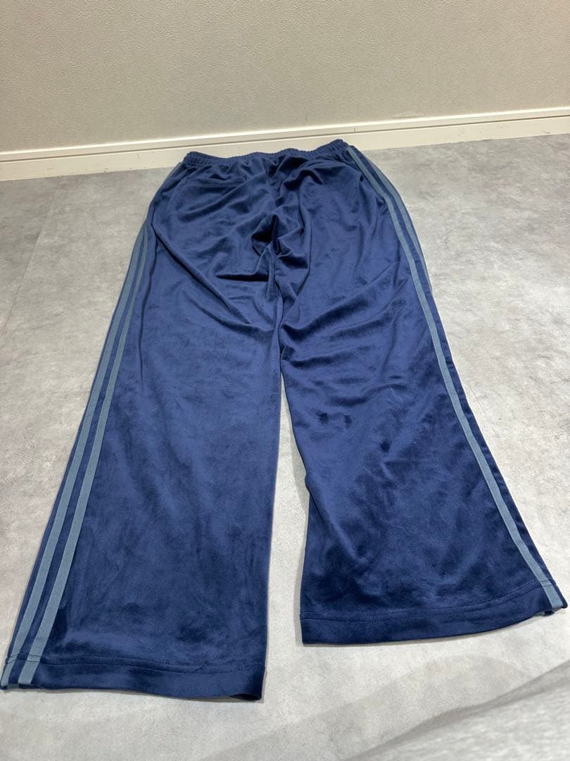 adidas ベロアトラックセットアップ　インディゴ