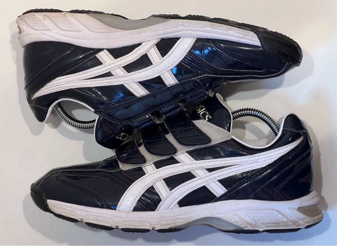 asics ネイビー トレーニングシューズ