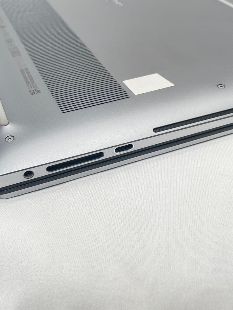 Windowsノート本体 Dell Precision5560 Xeon W11955M RTXA2000