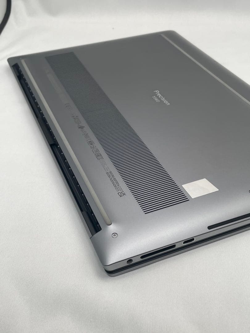 Windowsノート本体 Dell Precision5560 Xeon W11955M RTXA2000