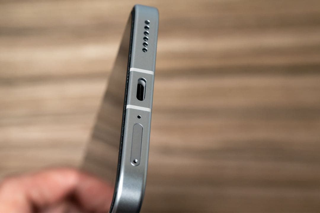 POCO F7 シルバー