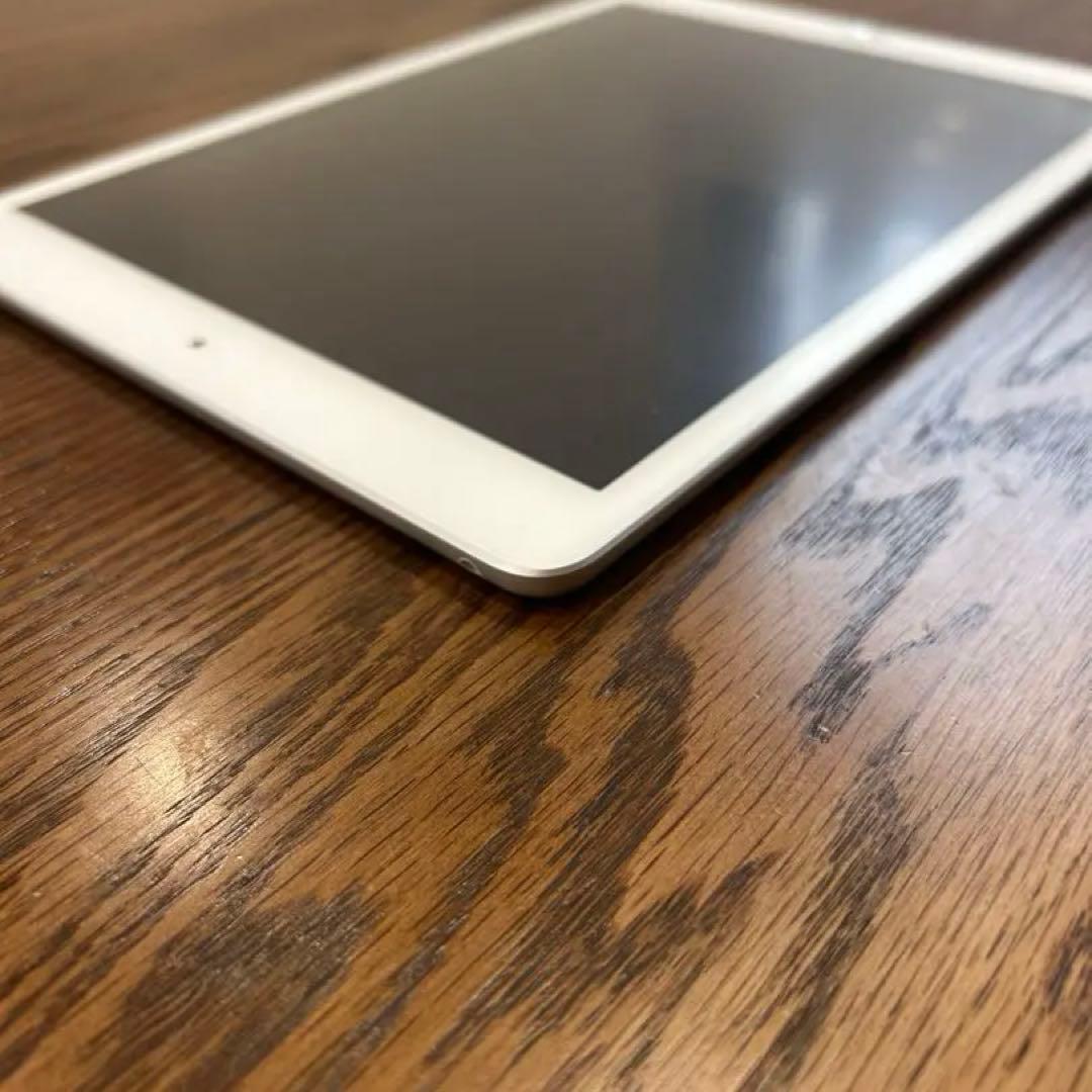 iPad 第7世代 WiFiモデル 128GB シルバー