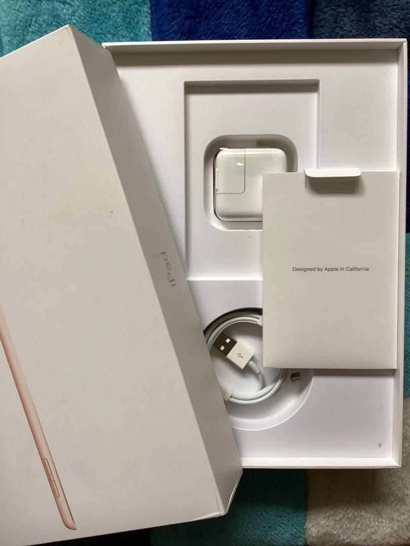 iPad 第7世代 32GB Cellular 95% 付属品有り 美品