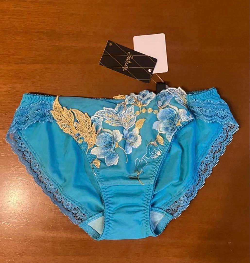 新品未使用サルート　71グループ　C70 BUブラ&ショーツセット