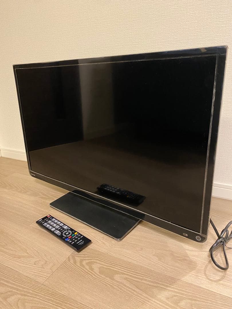 TOSHIBA（Regza） 32S8 32インチ液晶テレビ　リモコン付