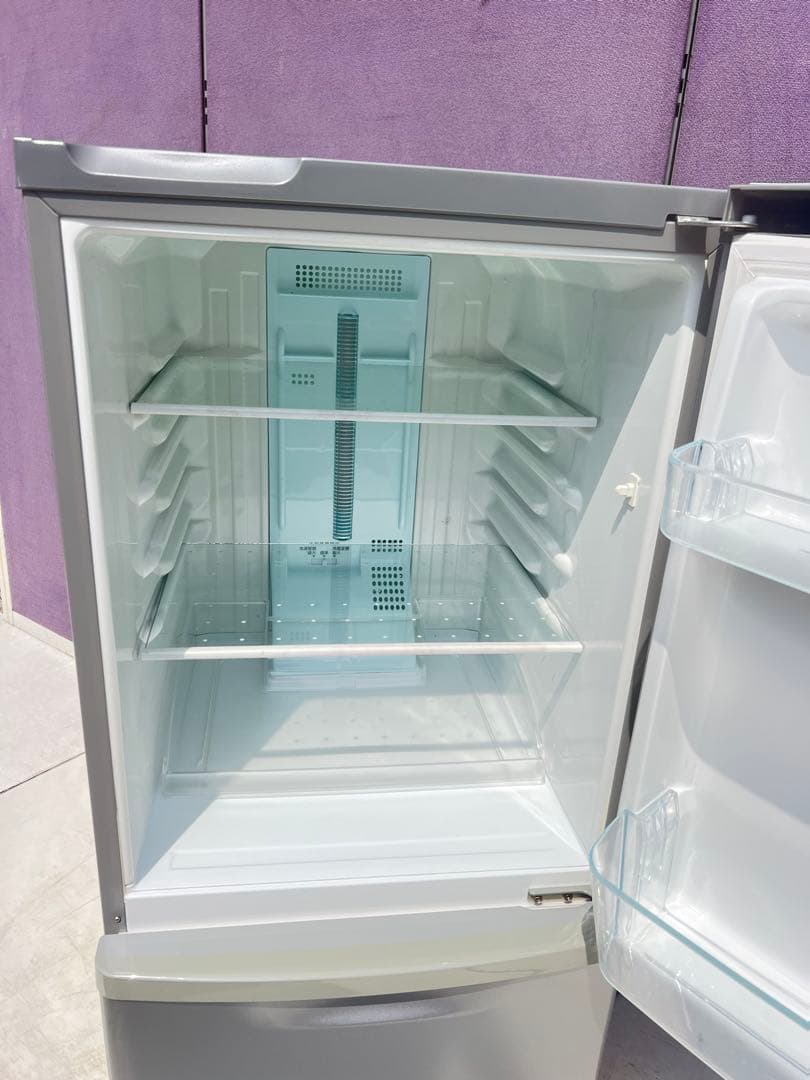 Panasonic ノンフロン冷凍冷蔵庫 品番 NR-B143W-S 2010年