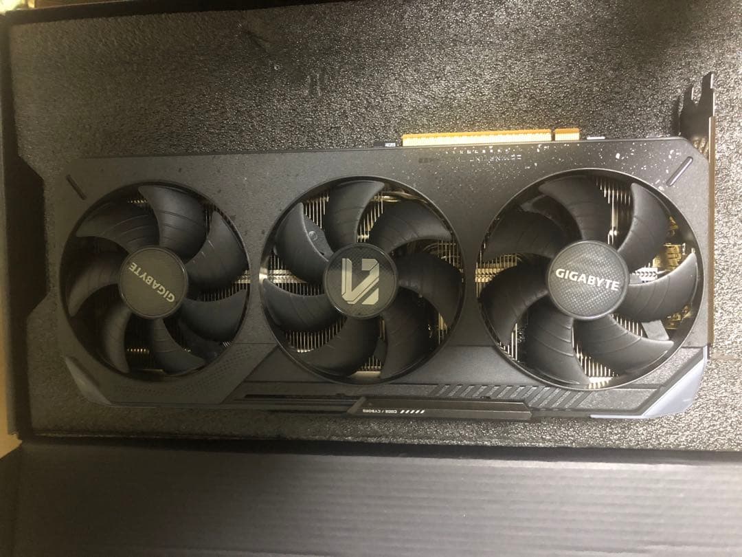 【ブタゴリラさん専用】GIGABYTE AMD Radeon RX 9070