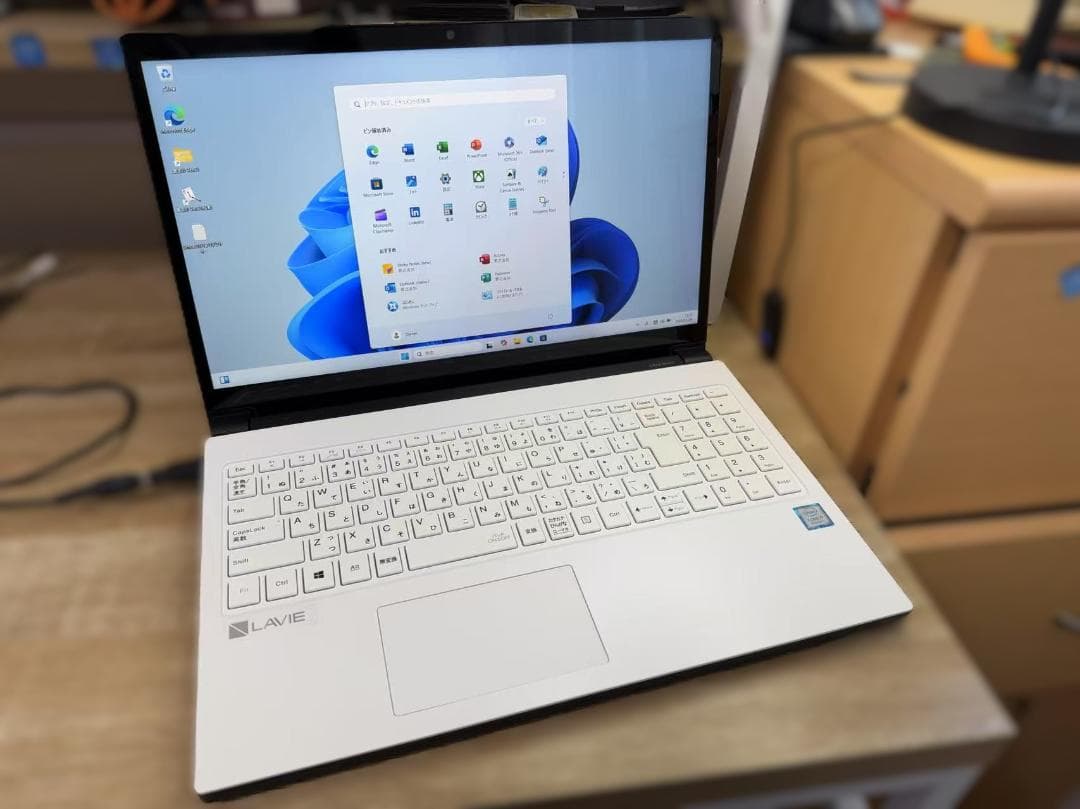 美品 NEC 第八世代 i7 16GB 新品SSD+HDD Office付き