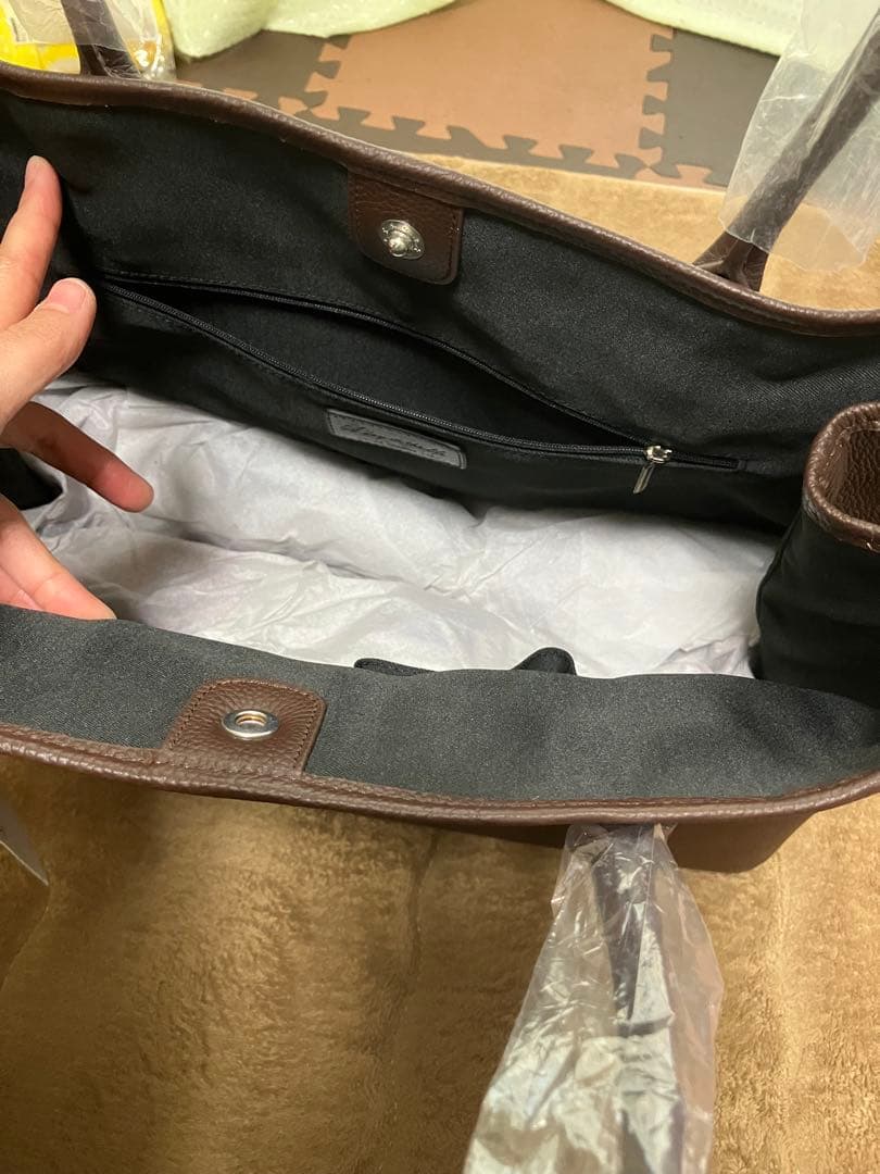 こ*ん様 新品　ユナイテッドアローズ トートバッグ 牛革　通勤　通学　A4可能