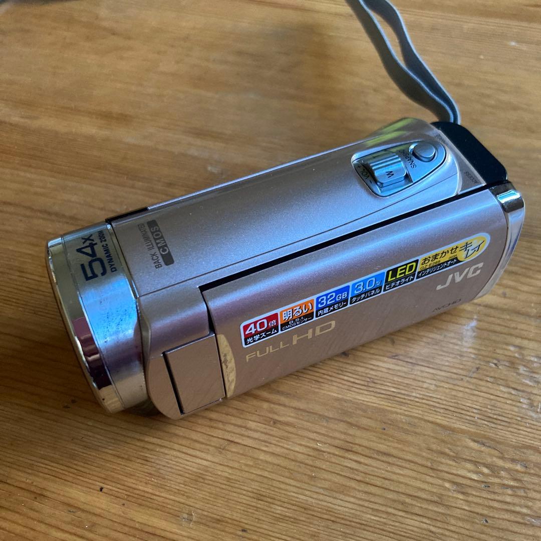 美品 JVC ビデオカメラ EVERIO GZ-E265 三脚付き