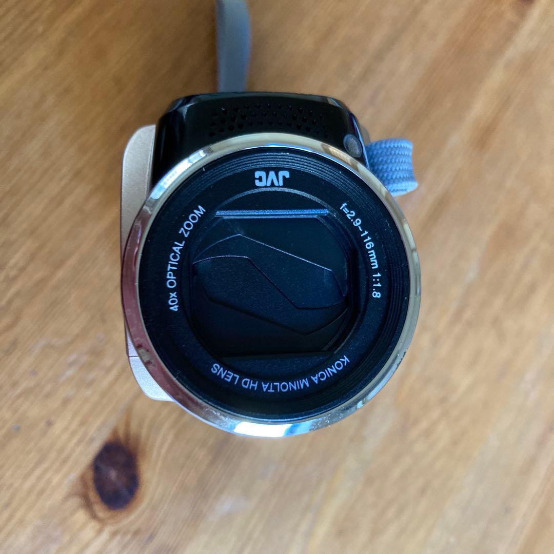 美品 JVC ビデオカメラ EVERIO GZ-E265 三脚付き