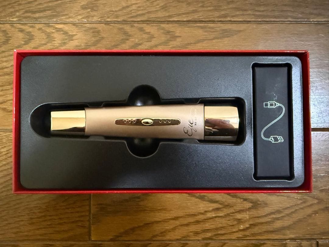 美品☆ IKKOプロデュース　MEラボンアイ／目元美顔器 温感EMS