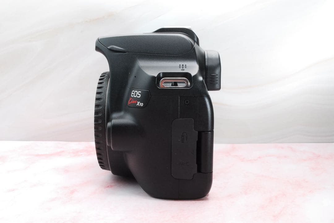 Canon Kiss X10✨一眼レフカメラ★超望遠レンズ付Wレンズセット★
