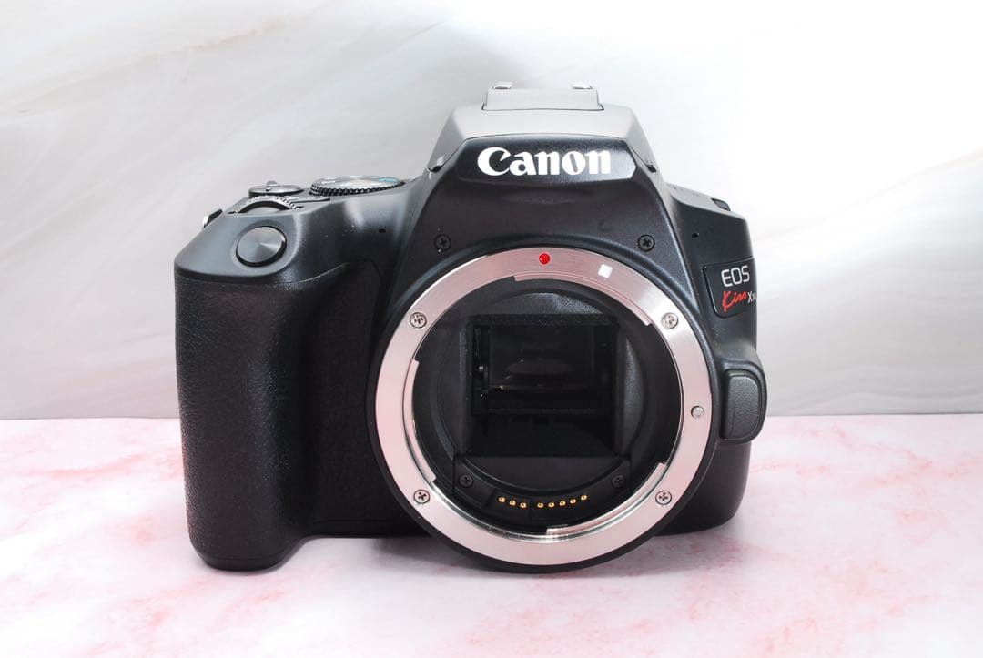 Canon Kiss X10✨一眼レフカメラ★超望遠レンズ付Wレンズセット★
