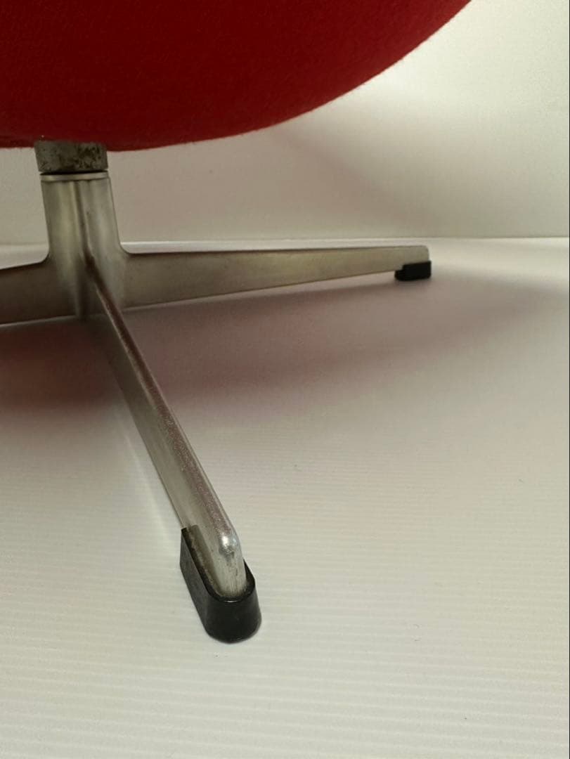 エッグチェア 赤 ファブリック　アンティーク　アルネ・ヤコブセン