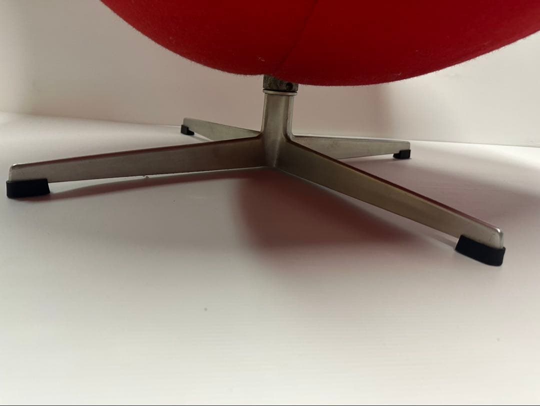 エッグチェア 赤 ファブリック　アンティーク　アルネ・ヤコブセン