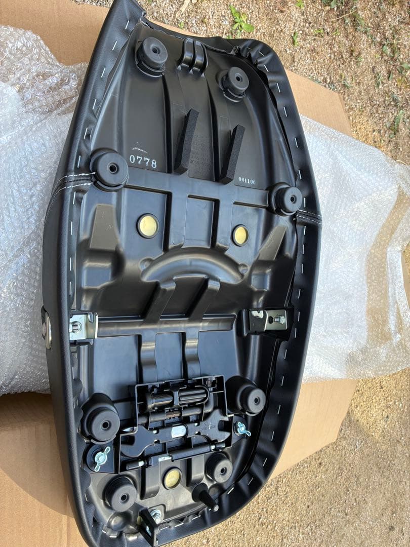 z900rs 純正シート　未使用　送料無料