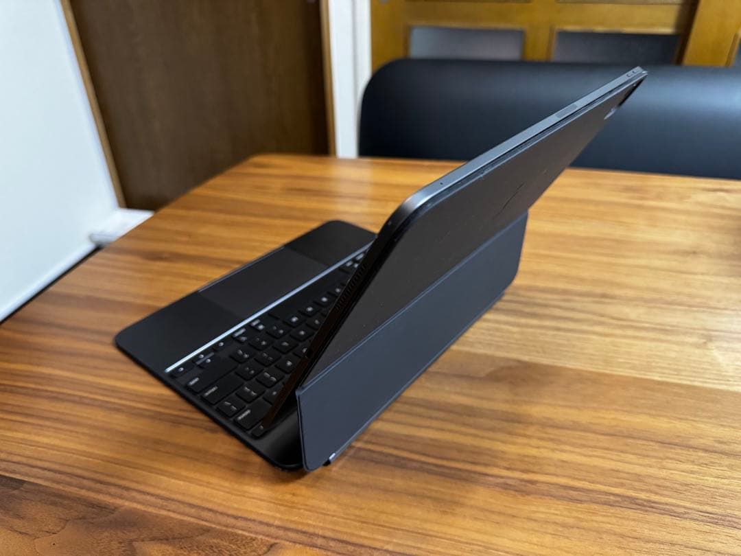 iPad Pro13インチ(M4・512GB・WiFiモデル)+USキーボード