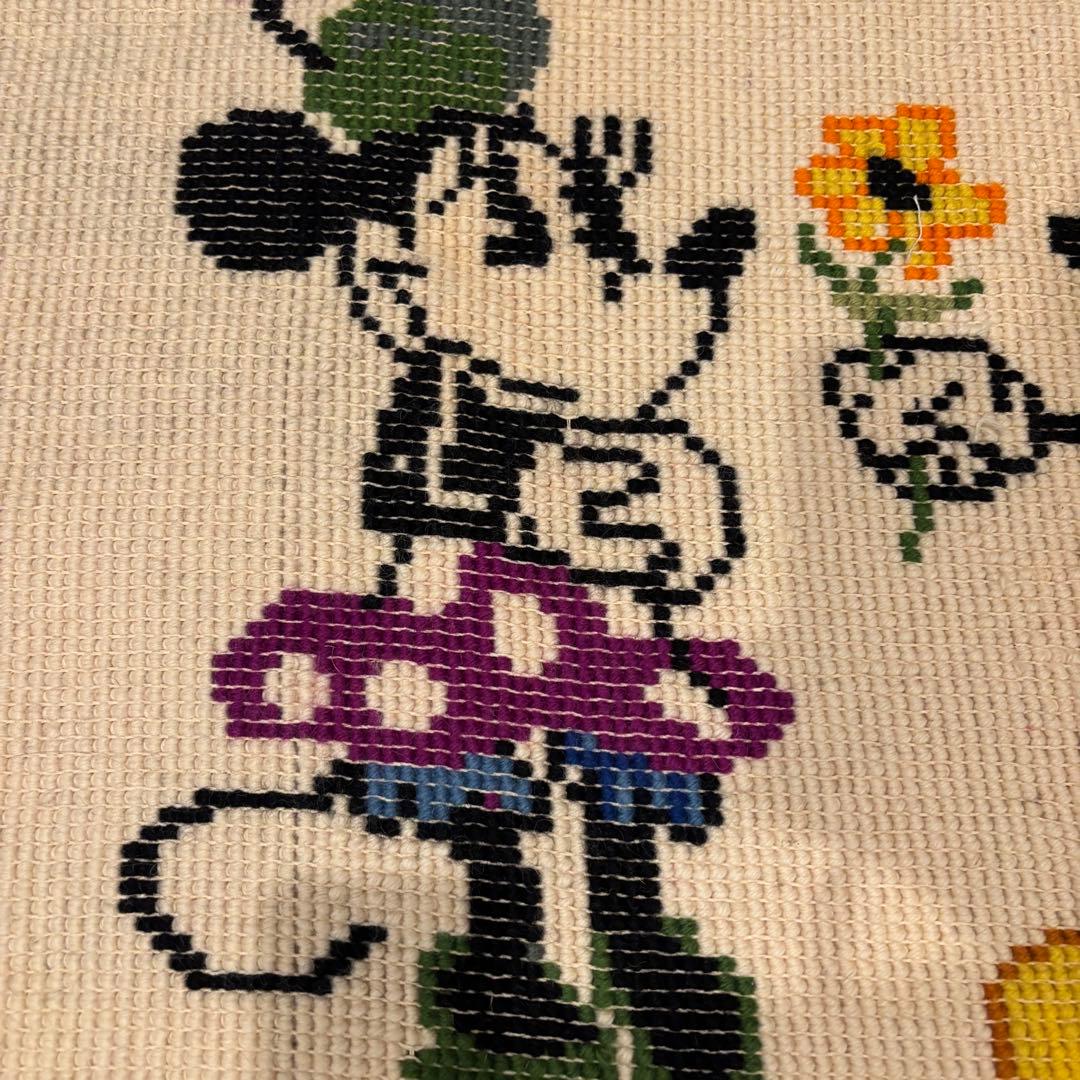 ミッキー＆ミニー ヴィンテージラグ 約111cm x 68cm