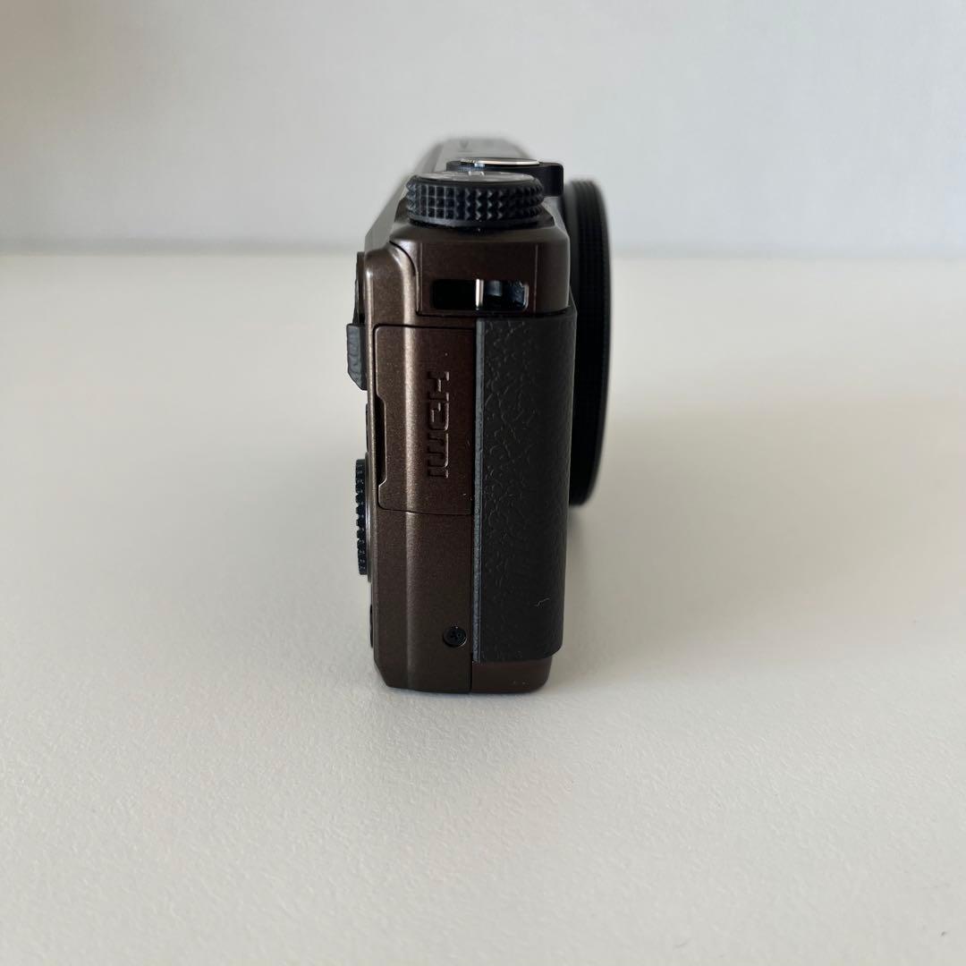 OLYMPUS STYLUS XZ-10 本体と付属品