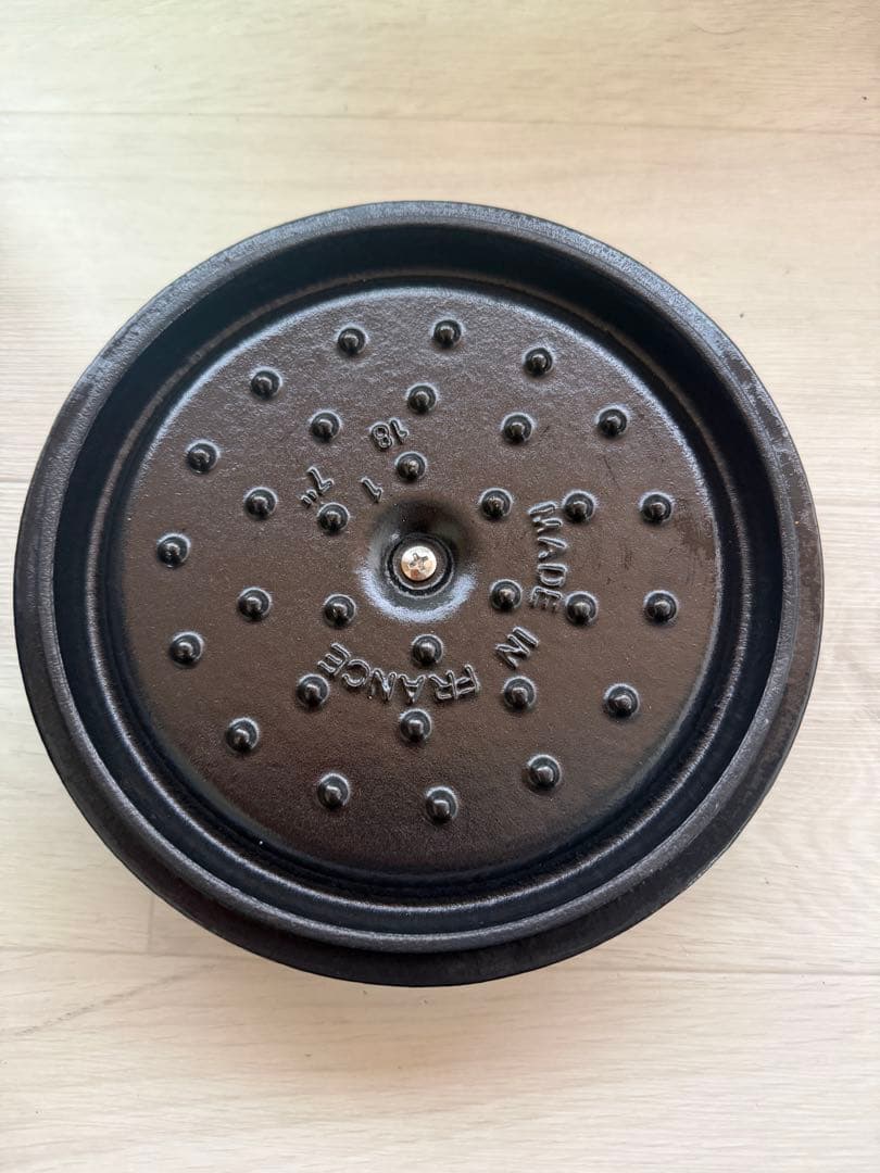 新品未使用　STAUB 鍋18㎝　グリーン