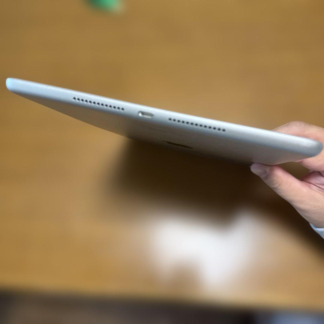 Apple iPad第7世代セルラー版SIMフリー32GB A1298 シルバー