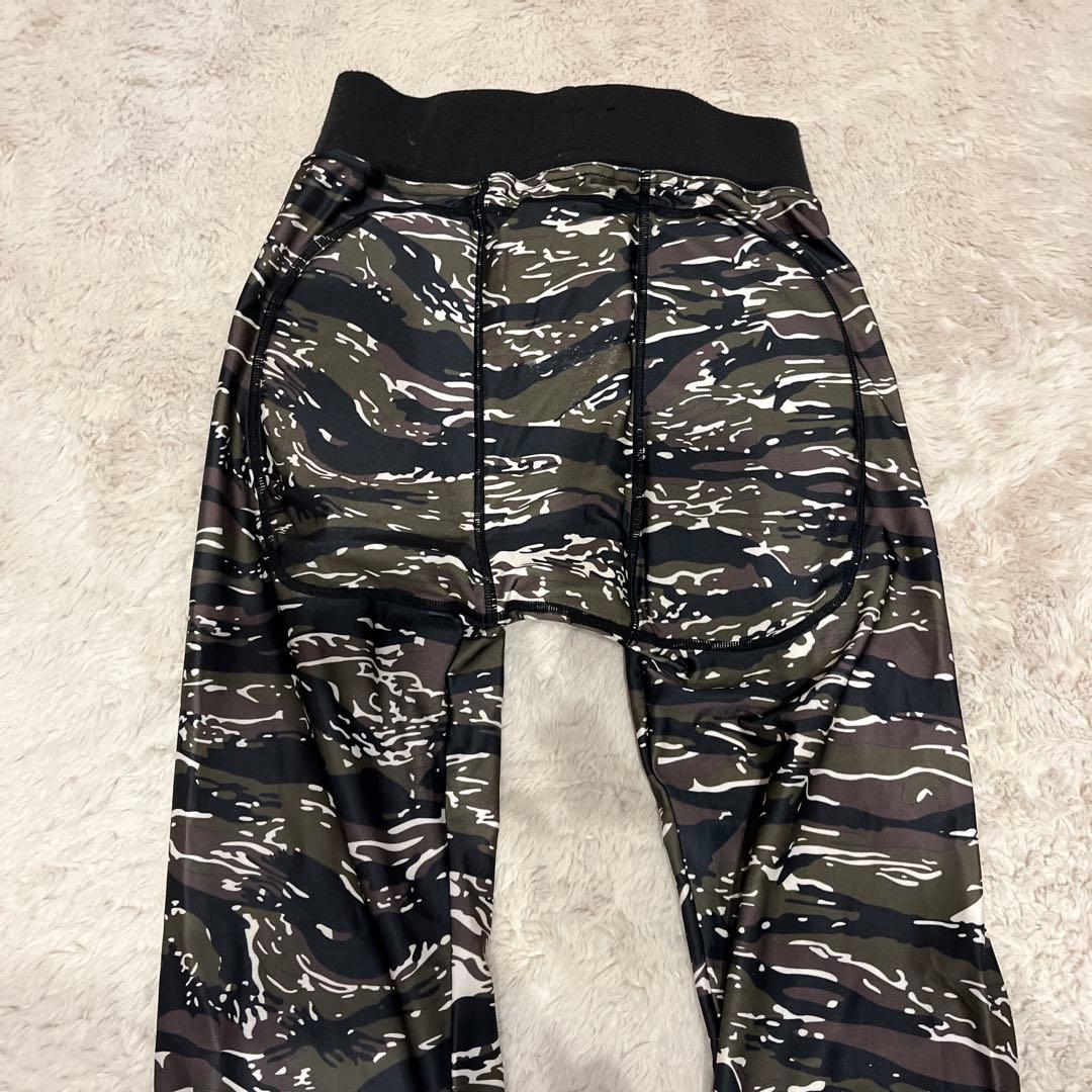 黒スノーボードウェア　プロテクターセット