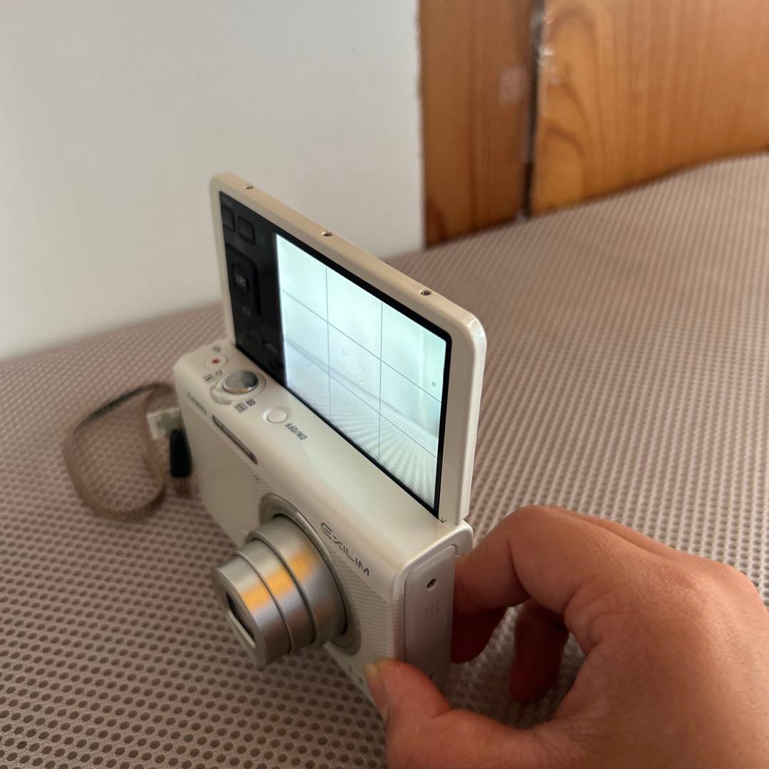 CASIO EX-ZR70 デジタルカメラ 本体