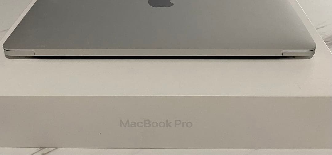 MacBook本体 MacBook Pro13 Touch Bar i5 16GB 1TB 2020