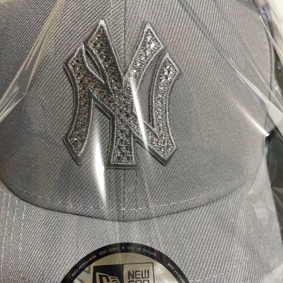 ニューエラ　9FORTYRHINESTONE ヤンキース　グレー新品