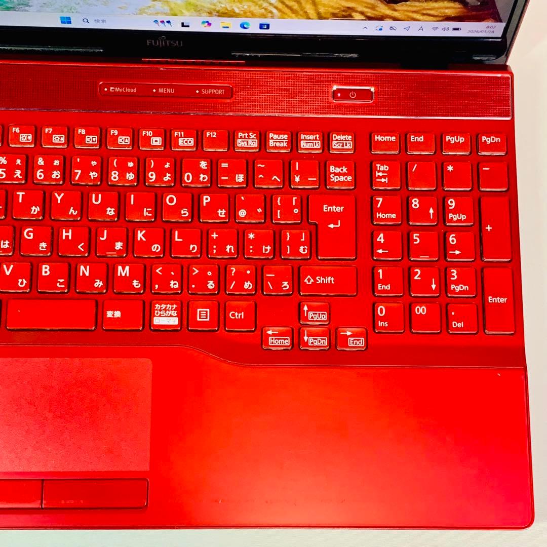 Core i7✨SSD256GB✨16GB✨オフィス✨富士通✨赤✨ノートパソコン