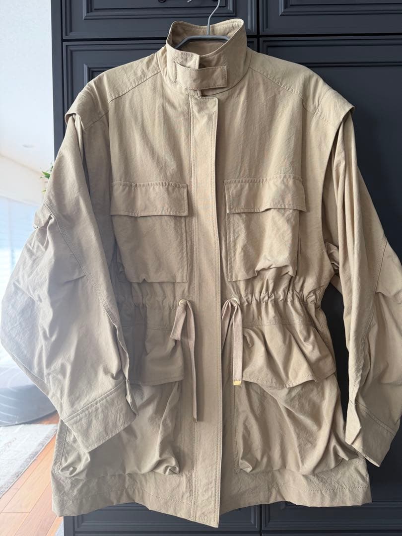 カレンソロジー ミリタリー2wayブルゾン　ベージュ　美品