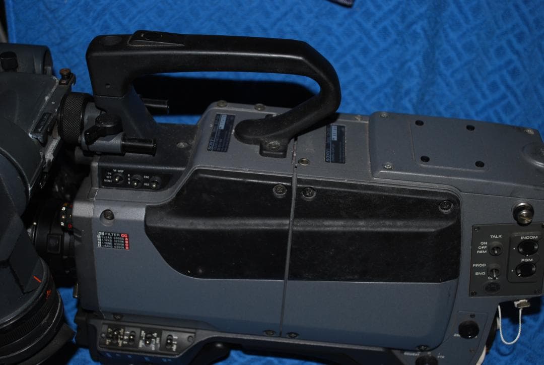 ソニー放送用カメラBVP550＋キャノンレンズ中古ジャンク品の出品です。