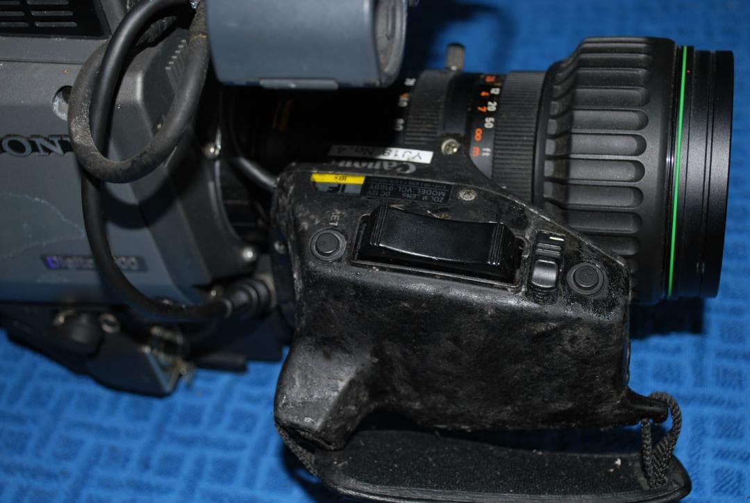 ソニー放送用カメラBVP550＋キャノンレンズ中古ジャンク品の出品です。