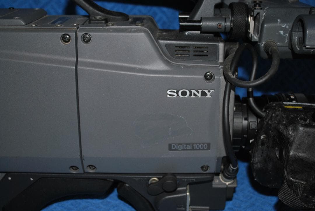 ソニー放送用カメラBVP550＋キャノンレンズ中古ジャンク品の出品です。